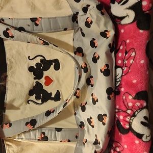 Minnie mouse blanket, mug, and tote set
